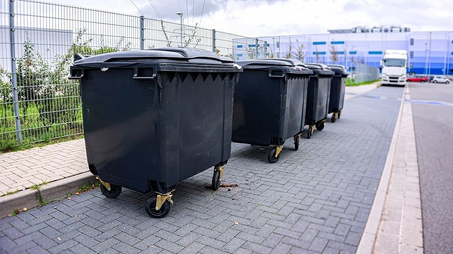 garbage containers . city garbage trash cans containers